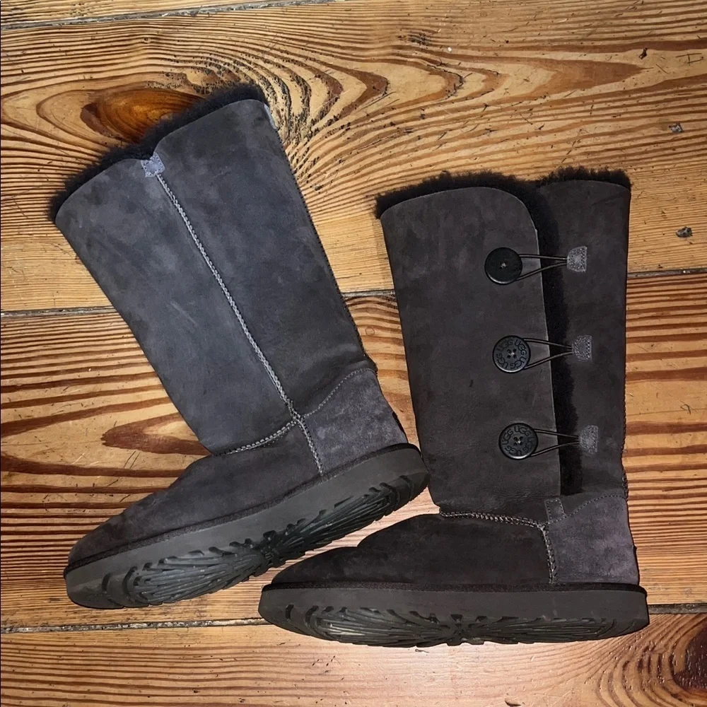 UGG Women's Bailey Button Triplet Black Suede Sheepskin Tall Boots Size 10